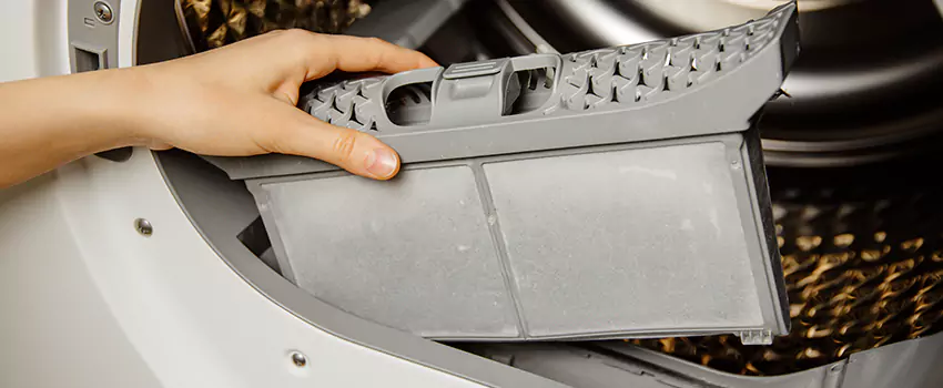 Signs Of A Clogged Dryer Lint Trap in Royal Oak, Michigan